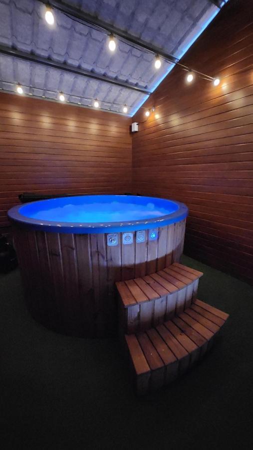 Villa Belraugh Mountain View Hot Tub